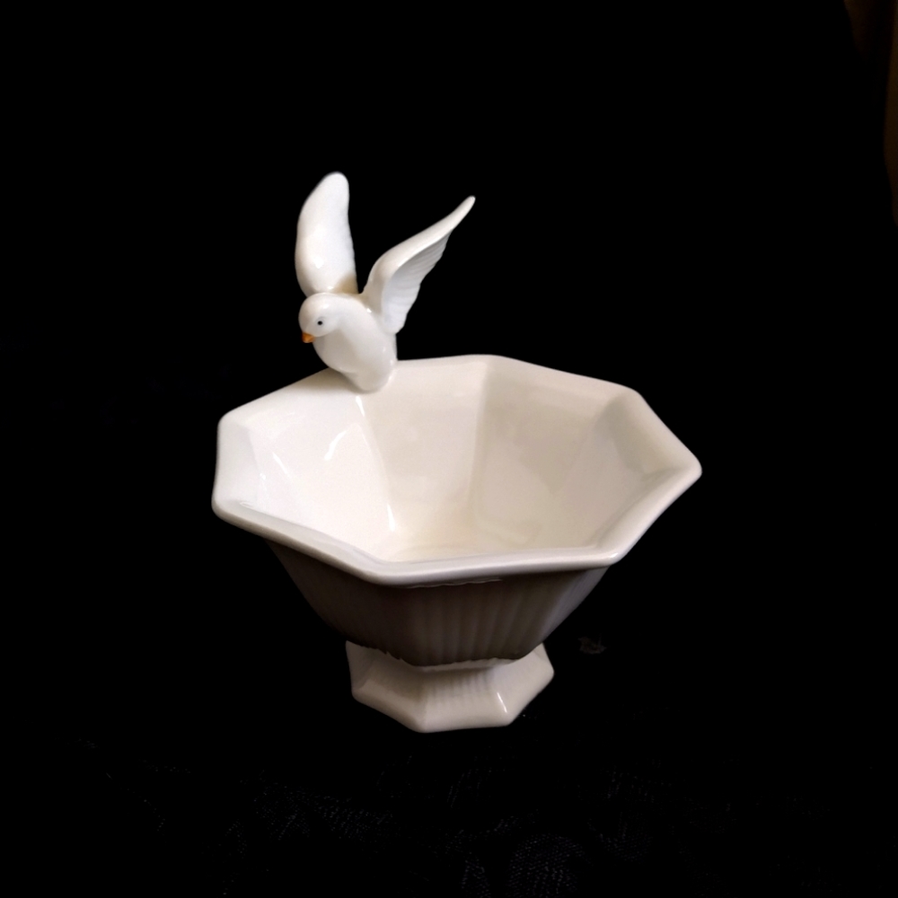 1983 Fitz And Floyd Opaque White Dove Dish- Japan
